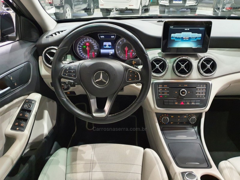 GLA 200 1.6 CGI ADVANCE 16V TURBO FLEX 4P AUTOMÁTICO - 2017 - FARROUPILHA