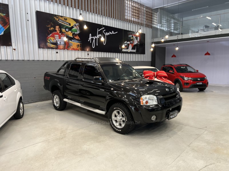 FRONTIER 2.8 SE STRIKE 4X4 CD TURBO ELETRONIC DIESEL 4P MANUAL - 2004 - CAXIAS DO SUL