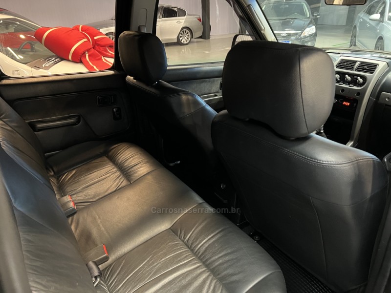 FRONTIER 2.8 SE STRIKE 4X4 CD TURBO ELETRONIC DIESEL 4P MANUAL - 2004 - CAXIAS DO SUL