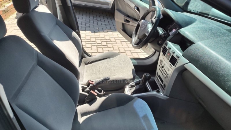 VECTRA 2.0 MPFI ELEGANCE 8V FLEX 4P MANUAL - 2010 - CAXIAS DO SUL