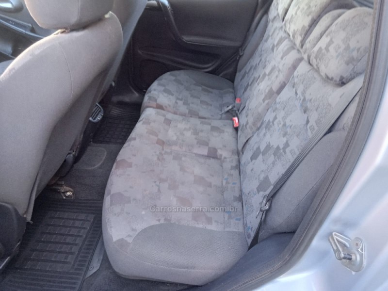 STILO 1.8 MPI CONNECT 8V GASOLINA 4P MANUAL - 2003 - GUAPORé