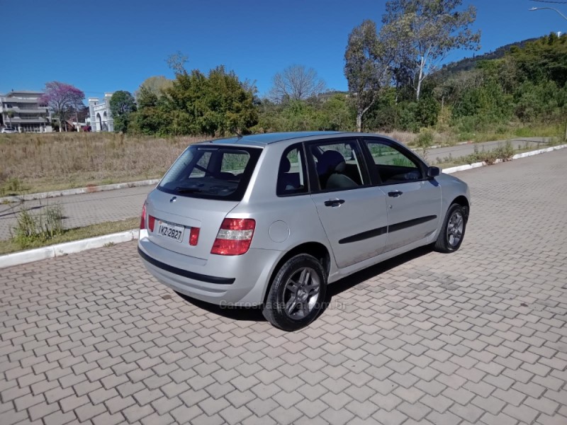 STILO 1.8 MPI CONNECT 8V GASOLINA 4P MANUAL - 2003 - GUAPORé