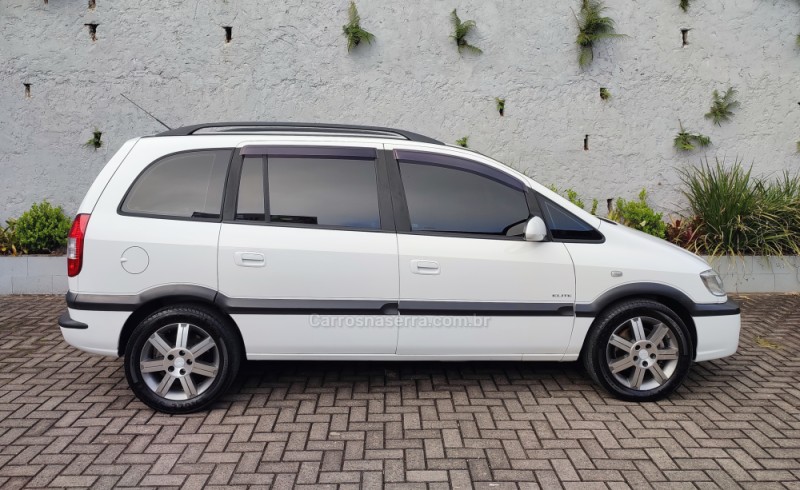 ZAFIRA 2.0 MPFI ELITE 8V FLEX 4P AUTOMÁTICO - 2012 - SAPIRANGA