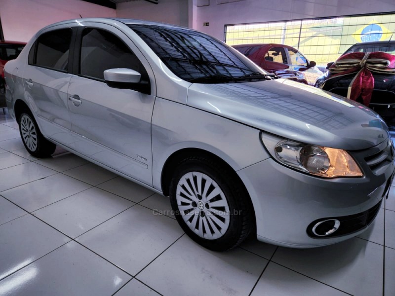 VOYAGE 1.0 MI 8V FLEX 4P MANUAL - 2011 - CAMPO BOM