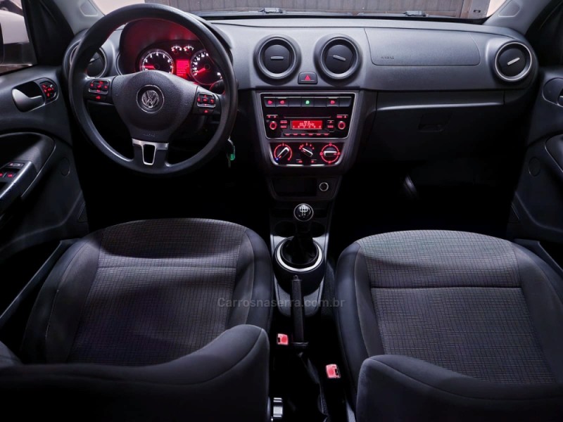VOYAGE 1.0 MI 8V FLEX 4P MANUAL - 2014 - CAMPO BOM