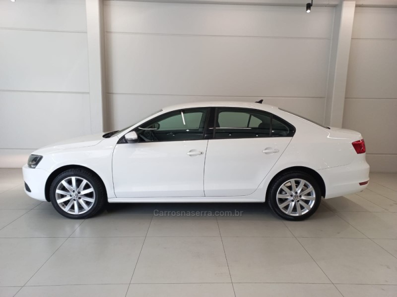 JETTA 2.0 COMFORTLINE FLEX 4P TIPTRONIC - 2013 - FLORES DA CUNHA