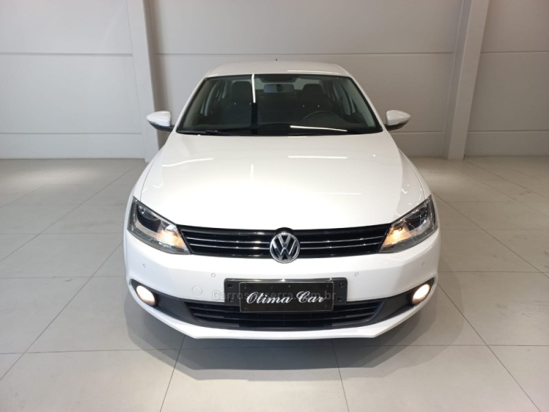 JETTA 2.0 COMFORTLINE FLEX 4P TIPTRONIC - 2013 - FLORES DA CUNHA