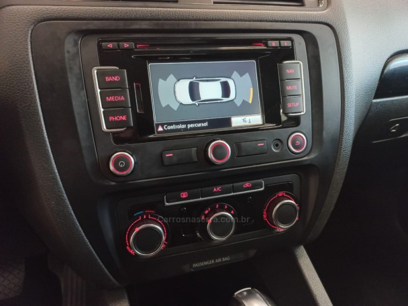 JETTA 2.0 COMFORTLINE FLEX 4P TIPTRONIC - 2013 - FLORES DA CUNHA