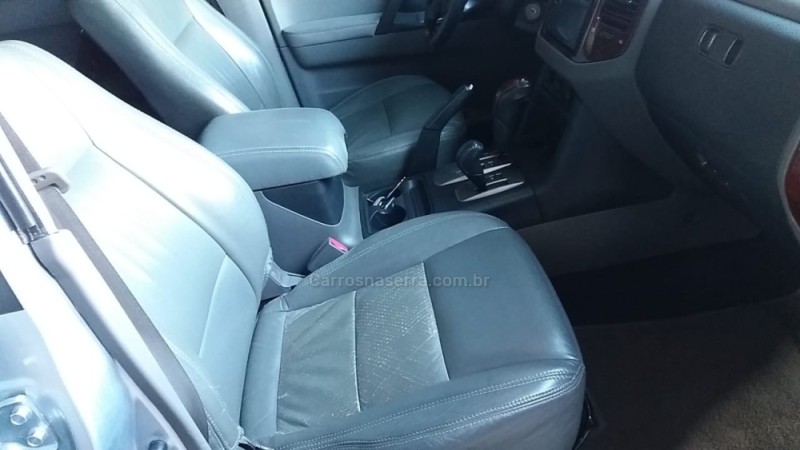 PAJERO FULL 3.2 HPE 4X4 16V DIESEL 4P AUTOMÁTICO - 2005 - CAXIAS DO SUL