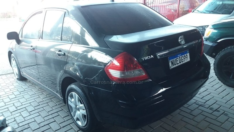 TIIDA 1.8 SEDAN 16V FLEX 4P MANUAL - 2011 - CAXIAS DO SUL