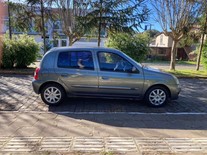 CLIO 1.6 PRIVILÉGE SEDAN 16V FLEX 4P MANUAL - 2007 - FARROUPILHA