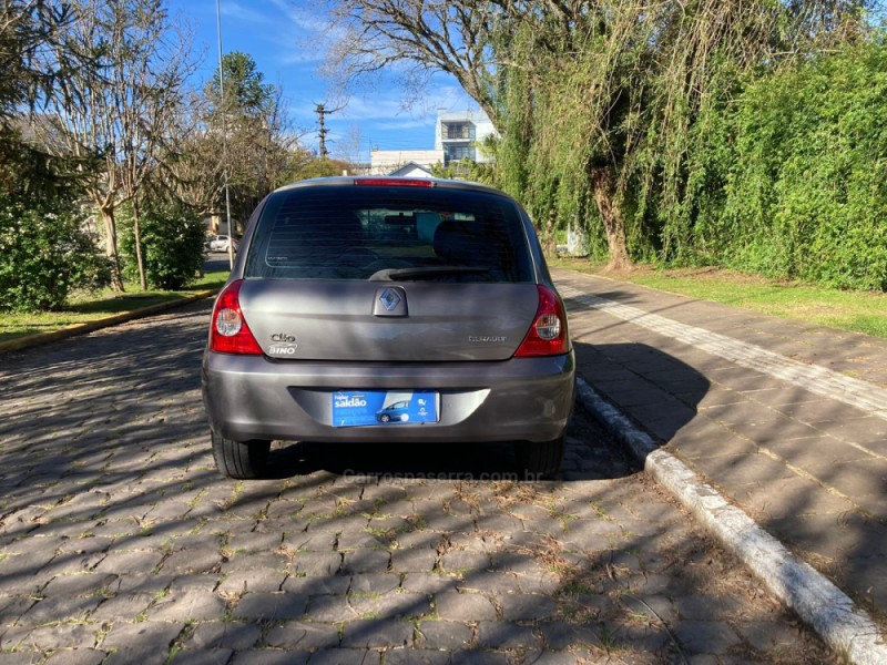CLIO 1.6 PRIVILÉGE SEDAN 16V FLEX 4P MANUAL - 2007 - FARROUPILHA