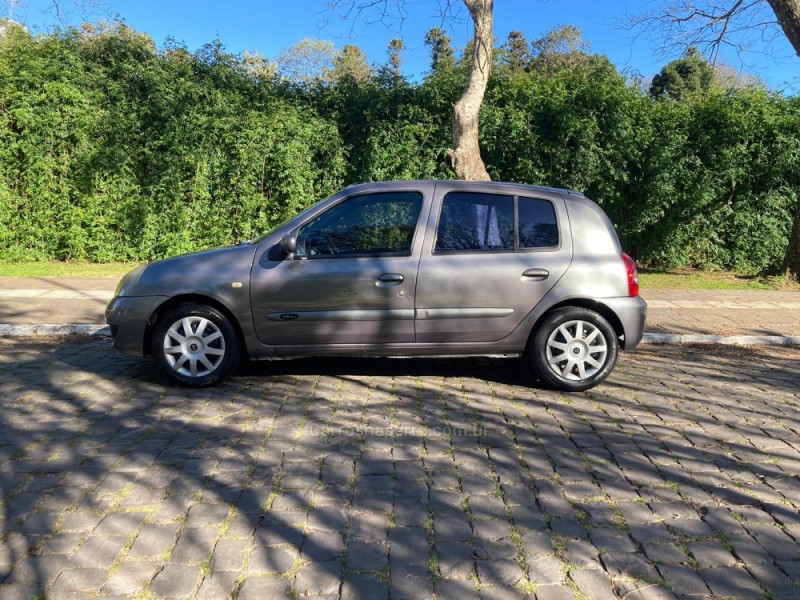 CLIO 1.6 PRIVILÉGE SEDAN 16V FLEX 4P MANUAL - 2007 - FARROUPILHA