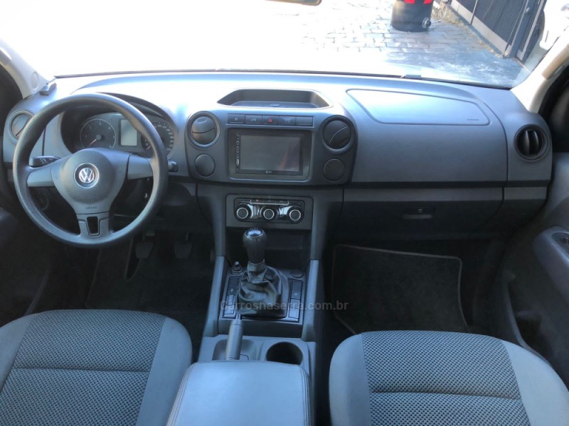 AMAROK 2.0 TRENDLINE 4X4 CD 16V TURBO INTERCOOLER DIESEL 4P MANUAL - 2013 - CAXIAS DO SUL