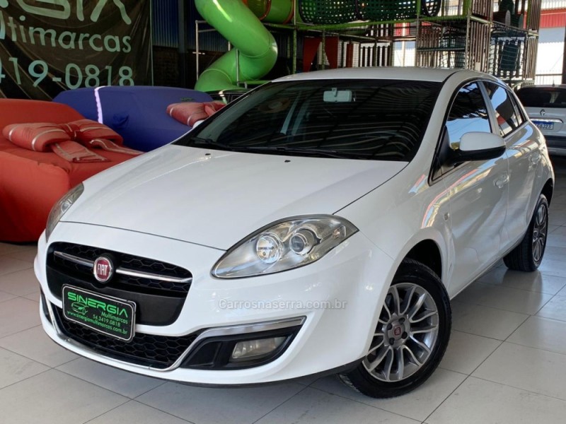 bravo 1.8 essence 16v flex 4p automatizado 2016 caxias do sul