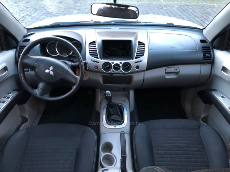 L200 TRITON 2.4 HLS 4X2 CD 16V FLEX 4P MANUAL - 2016 - GARIBALDI