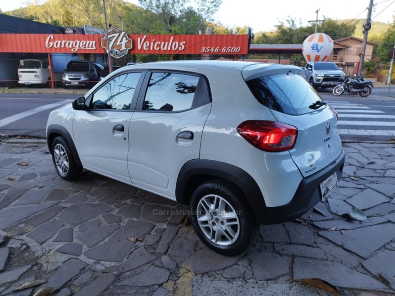 KWID 1.0 12V SCE FLEX ZEN MANUAL - 2019 - TRêS COROAS
