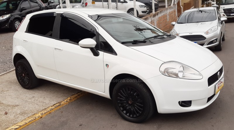 PUNTO 1.4 ATTRACTIVE 8V FLEX 4P MANUAL