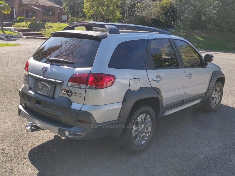 PALIO 1.8 MPI ADVENTURE WEEKEND ITALIA 16V FLEX MANUAL - 2012 - FARROUPILHA