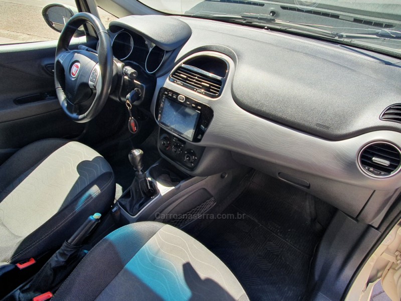 PUNTO 1.6 ESSENCE 16V FLEX 4P MANUAL - 2016 - FARROUPILHA