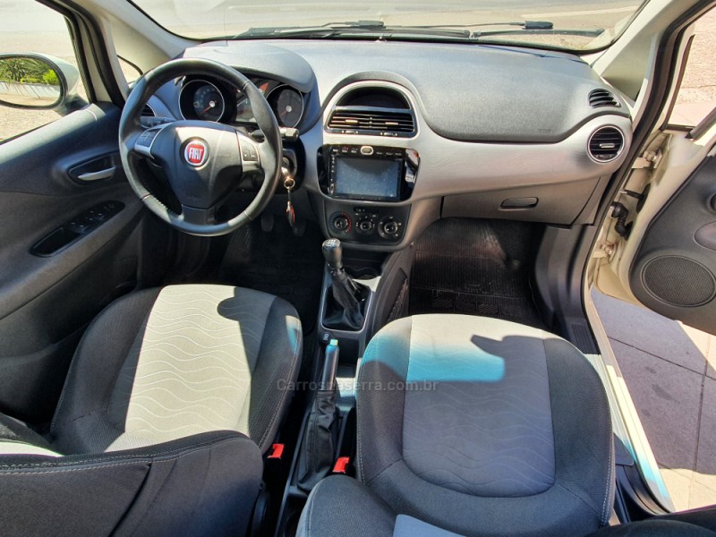PUNTO 1.6 ESSENCE 16V FLEX 4P MANUAL - 2016 - FARROUPILHA