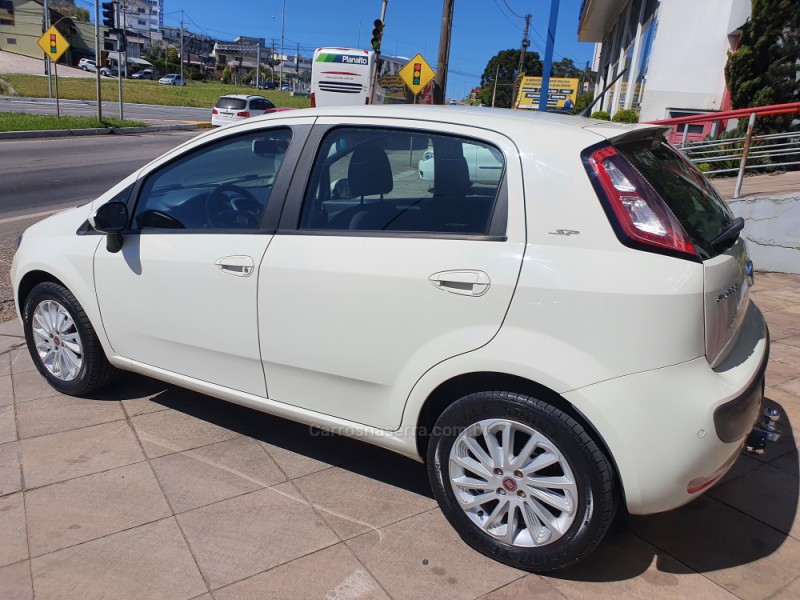 PUNTO 1.6 ESSENCE 16V FLEX 4P MANUAL - 2016 - FARROUPILHA