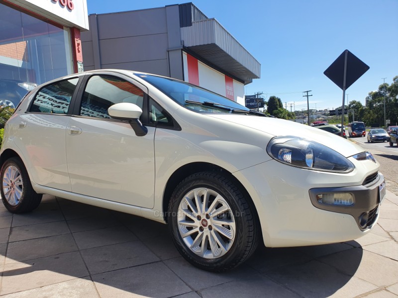 PUNTO 1.6 ESSENCE 16V FLEX 4P MANUAL - 2016 - FARROUPILHA