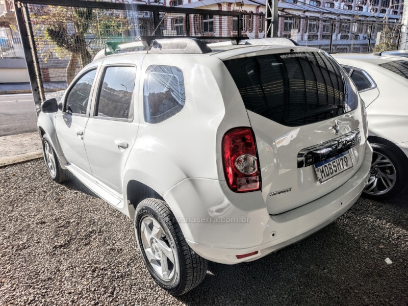 DUSTER 1.6 DYNAMIQUE 4X2 16V FLEX 4P MANUAL - 2015 - CAXIAS DO SUL