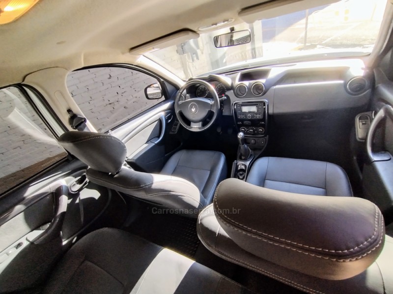 DUSTER 1.6 DYNAMIQUE 4X2 16V FLEX 4P MANUAL - 2015 - CAXIAS DO SUL