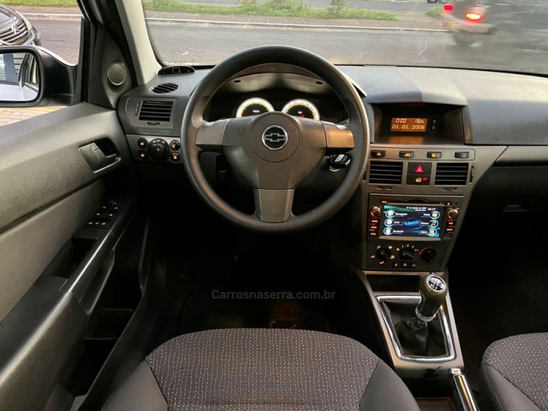 VECTRA 2.0 MPFI EXPRESSION 8V 140CV FLEX 4P MANUAL - 2010 - SãO LEOPOLDO