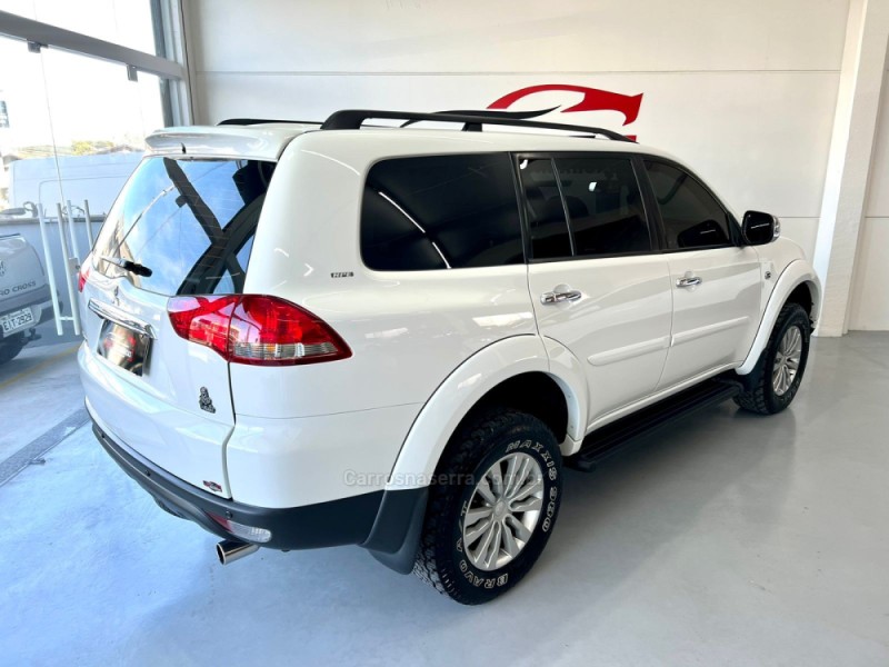 PAJERO DAKAR 3.2 HPE S 4X4 7 LUGARES 16V TURBO INTERCOOLER DIESEL 4P AUTOMÁTICO - 2015 - CAXIAS DO SUL