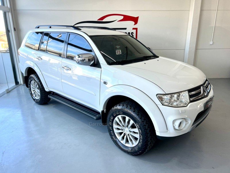 PAJERO DAKAR 3.2 HPE S 4X4 7 LUGARES 16V TURBO INTERCOOLER DIESEL 4P AUTOMÁTICO - 2015 - CAXIAS DO SUL