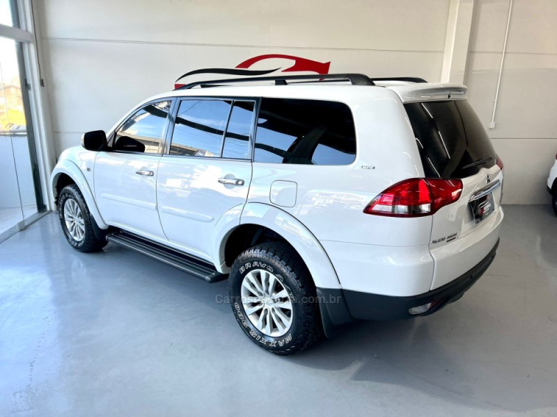 PAJERO DAKAR 3.2 HPE S 4X4 7 LUGARES 16V TURBO INTERCOOLER DIESEL 4P AUTOMÁTICO - 2015 - CAXIAS DO SUL