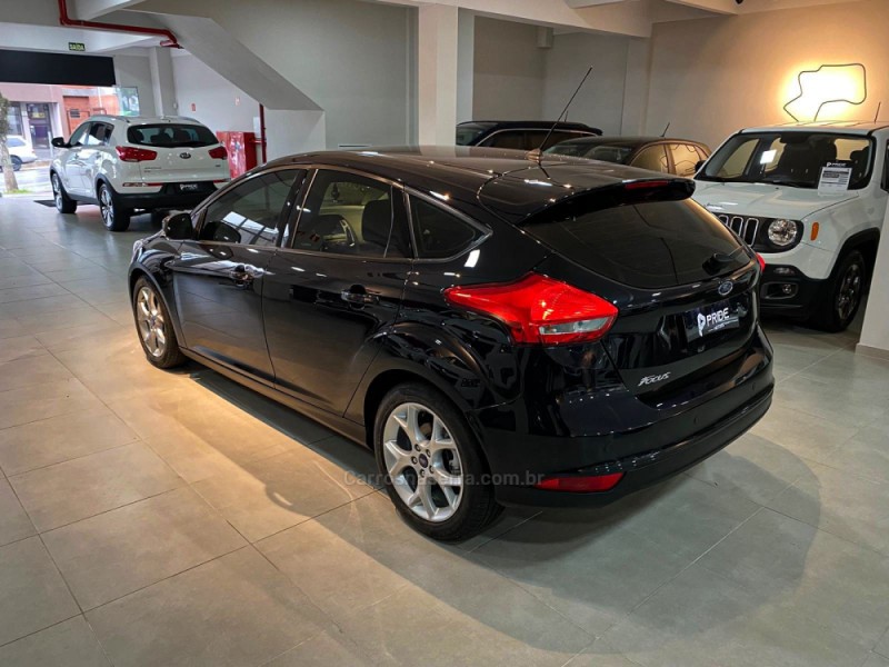 FOCUS 2.0 SE PLUS 16V FLEX 4P AUTOMÁTICO - 2018 - CAXIAS DO SUL