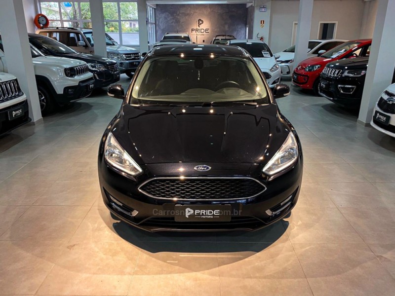 FOCUS 2.0 SE PLUS 16V FLEX 4P AUTOMÁTICO - 2018 - CAXIAS DO SUL