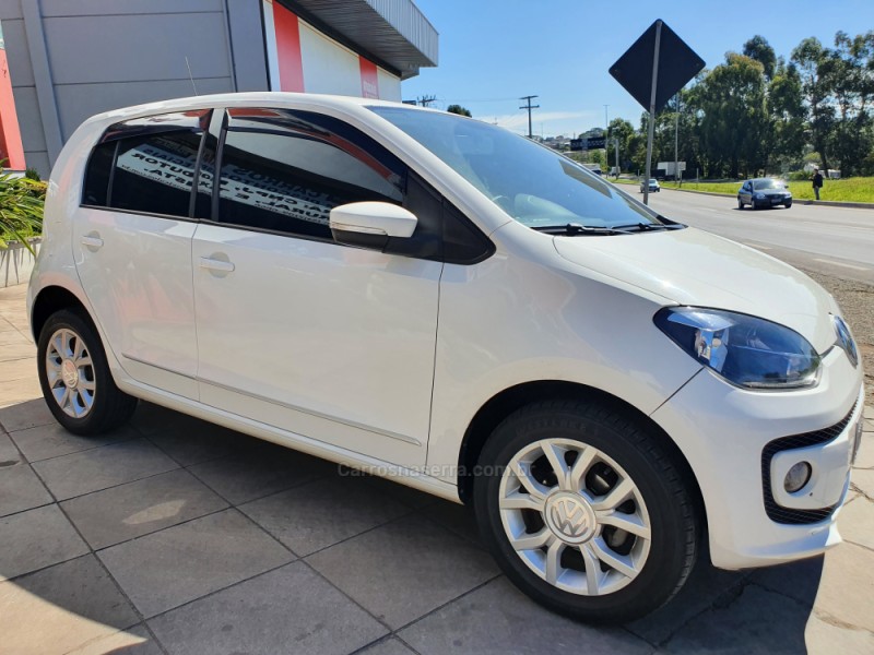UP 1.0 MPI HIGH UP 12V FLEX 4P AUTOMATIZADO - 2015 - FARROUPILHA