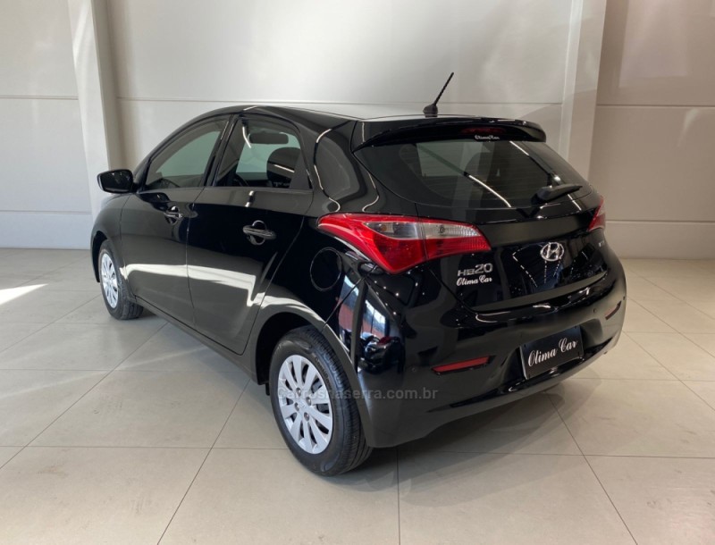 HB20 1.6 COMFORT PLUS 16V FLEX 4P MANUAL - 2014 - FLORES DA CUNHA