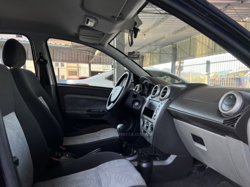FIESTA 1.6 MPI SEDAN 8V FLEX 4P MANUAL - 2009 - BOM PRINCíPIO