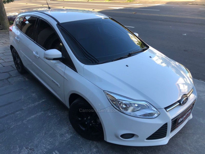 FOCUS 1.6 SE HATCH 16V FLEX 4P AUTOMÁTICO