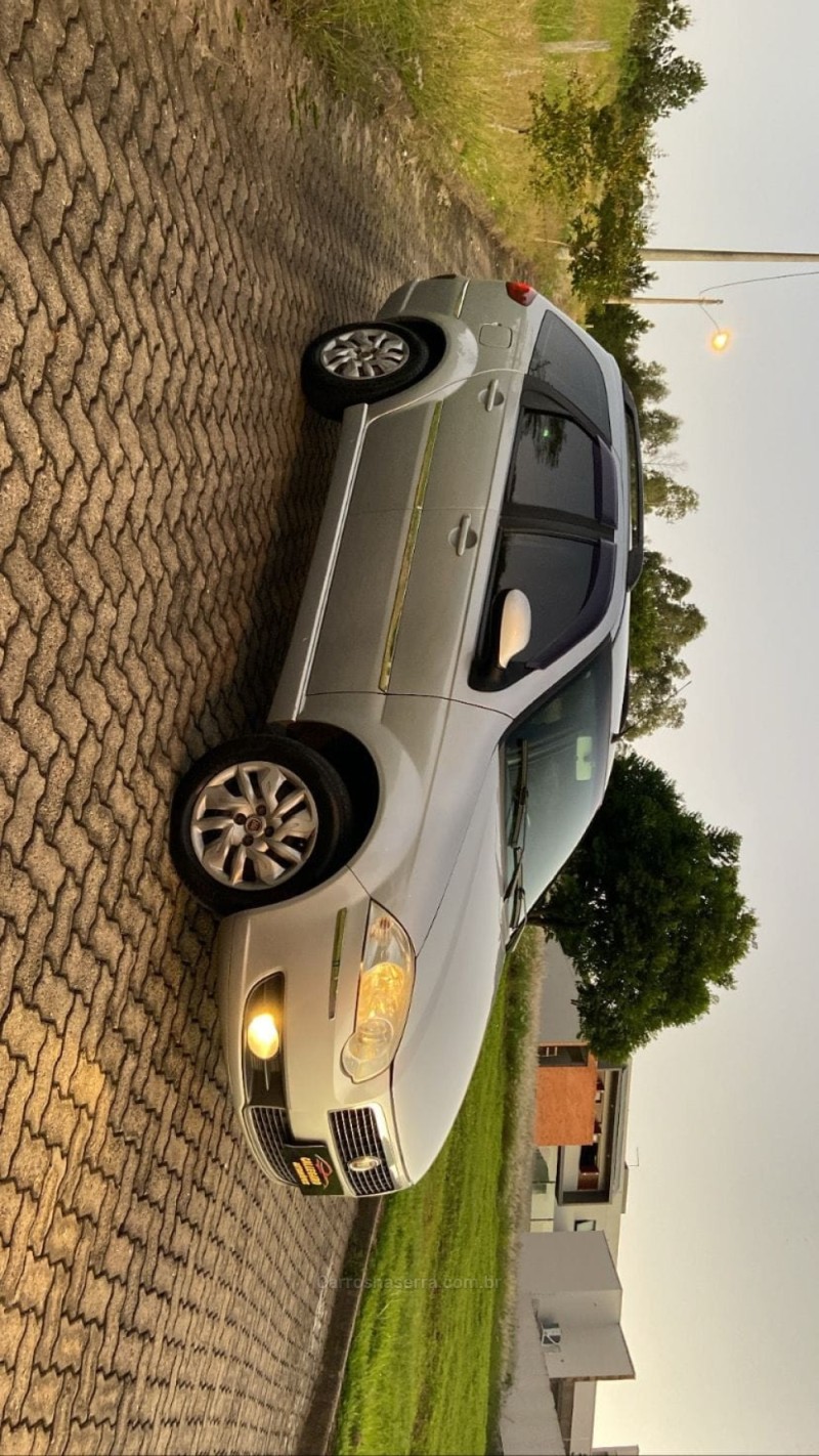 PALIO 1.4 MPI ATTRACTIVE WEEKEND 8V FLEX 4P MANUAL - 2012 - PAROBé