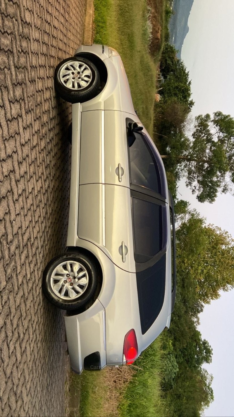 PALIO 1.4 MPI ATTRACTIVE WEEKEND 8V FLEX 4P MANUAL - 2012 - PAROBé