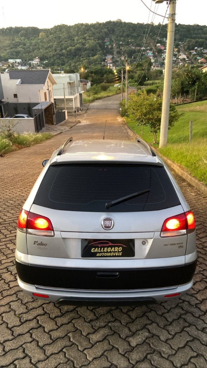 PALIO 1.4 MPI ATTRACTIVE WEEKEND 8V FLEX 4P MANUAL - 2012 - PAROBé
