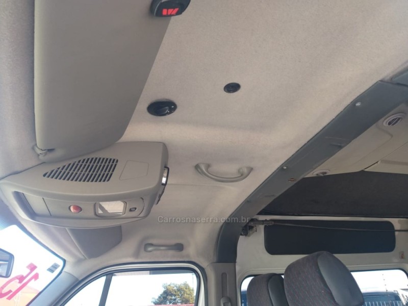 MASTER 2.3 DCI MINIBUS EXECUTIVE L3H2 16 LUGARES 16V DIESEL 4P MANUAL - 2015 - CAXIAS DO SUL