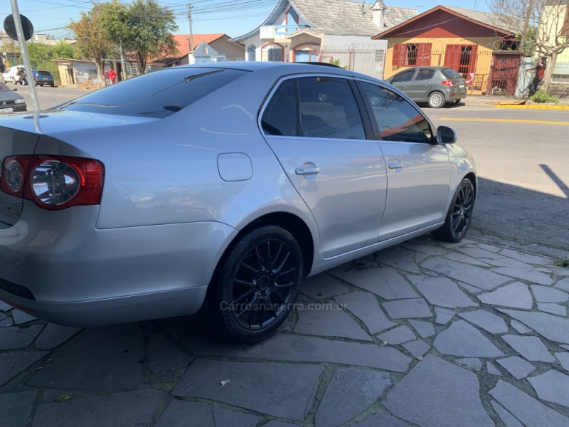 JETTA 2.5 I 20V 170CV GASOLINA 4P TIPTRONIC - 2008 - CAXIAS DO SUL