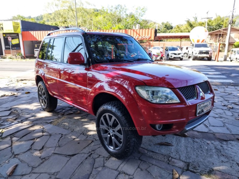 PAJERO TR4 2.0 4X4 16V 140CV FLEX 4P MANUAL - 2011 - TRêS COROAS