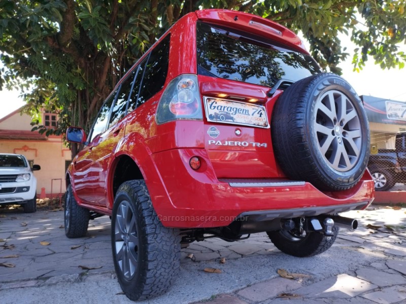 PAJERO TR4 2.0 4X4 16V 140CV FLEX 4P MANUAL - 2011 - TRêS COROAS