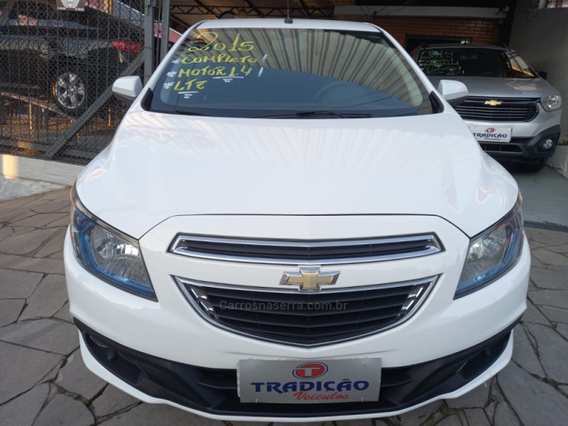 PRISMA 1.4 MPFI LTZ 8V FLEX 4P MANUAL - 2015 - CAXIAS DO SUL