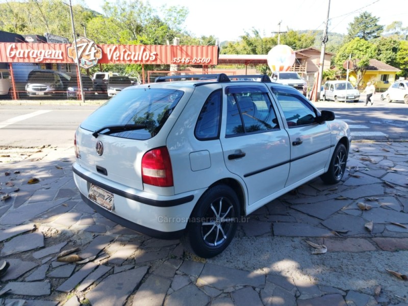 GOL 1.0 MI PLUS 8V GASOLINA 4P MANUAL G.III - 2001 - TRêS COROAS