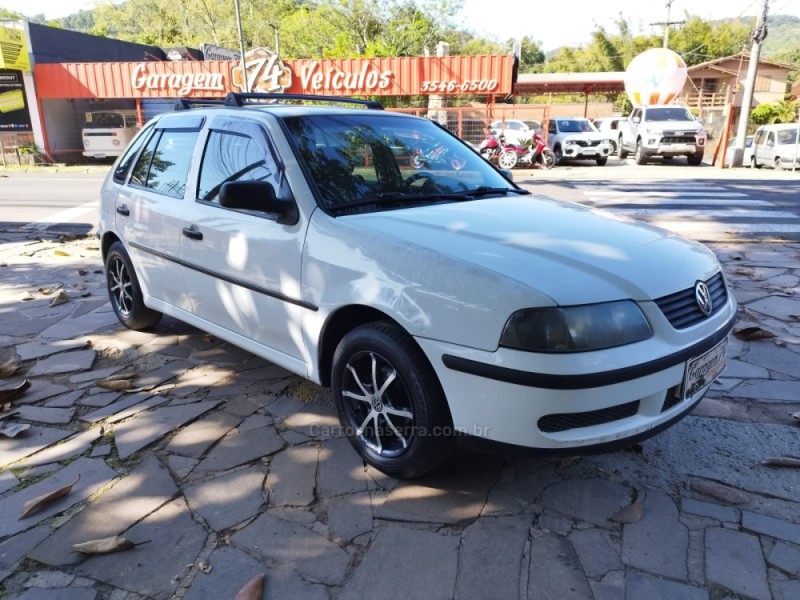GOL 1.0 MI PLUS 8V GASOLINA 4P MANUAL G.III - 2001 - TRêS COROAS