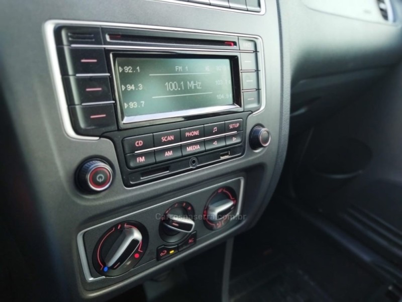 FOX 1.6 MI ITREND 8V FLEX 4P MANUAL - 2014 - LAJEADO